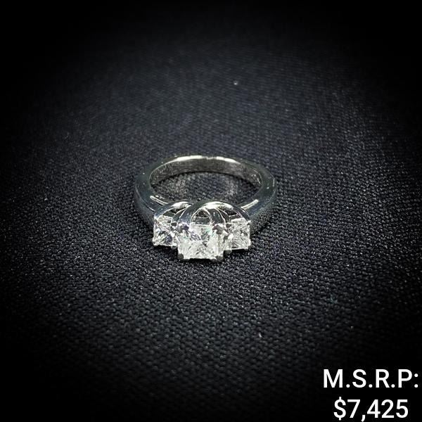 2.7 DWT 14 KT Wht Gold w/ Diamonds Ring Sz: 4.5