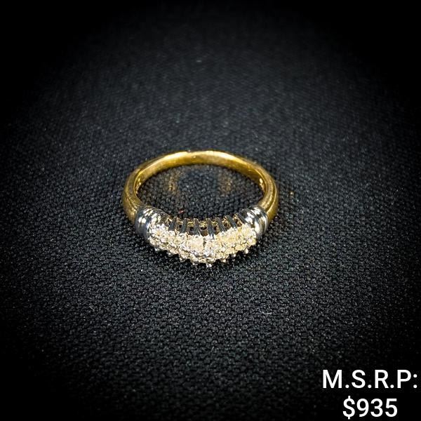 1.7 DWT 10 KT Gold w/ Diamond Ring Sz: 5
