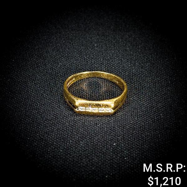 1.6 DWT 14 KT Gold Ring w/ Diamonds Sz: 8