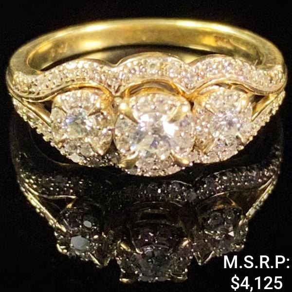 2.2 DWT 10 KT Gold w/ Diamond Ring Sz: 7