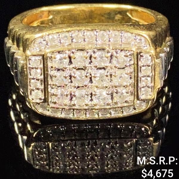 5.6 DWT 10 KT Gold w/ Diamond Ring Sz: 9.5