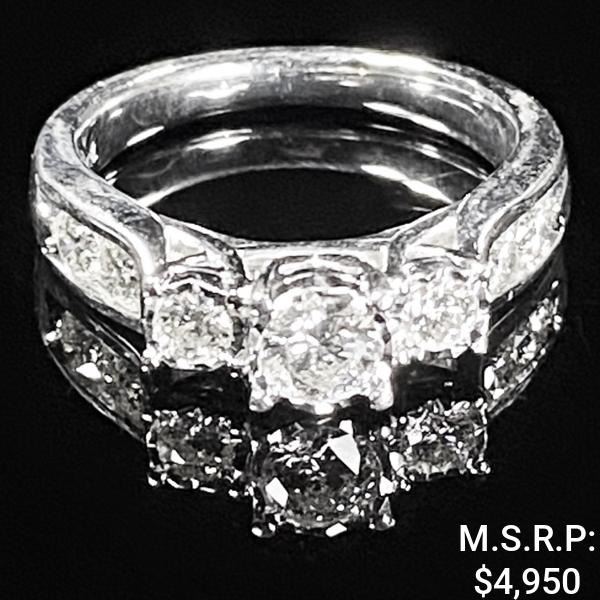 3.2 DWT 10 KT Wht Gold w/ Diamond Ring Sz:7