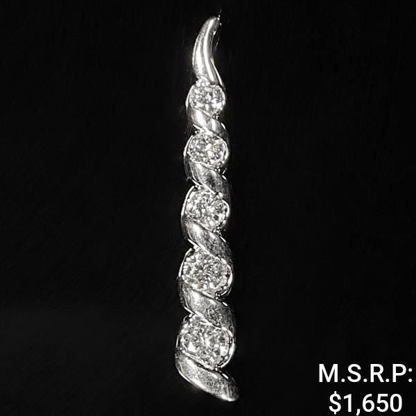 1.4 DWT 14 KT Wht Gold Pendant w/ Diamond Lining