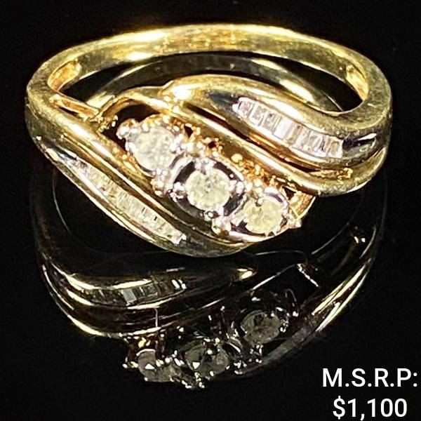 1.7 DWT 10 KT Gold w/ Diamond Ring Sz: 8.5