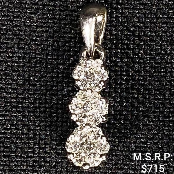 0.7 DWT 4 KT Wht Gold Pendant w/ Diamonds