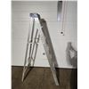 Image 1 : Bon Grade 3 Aluminum Ladder