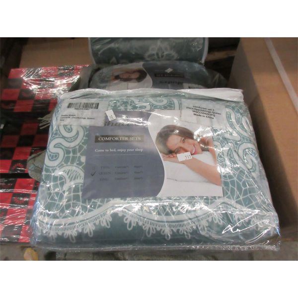 New Queen Size Heartstrings Comforter Set