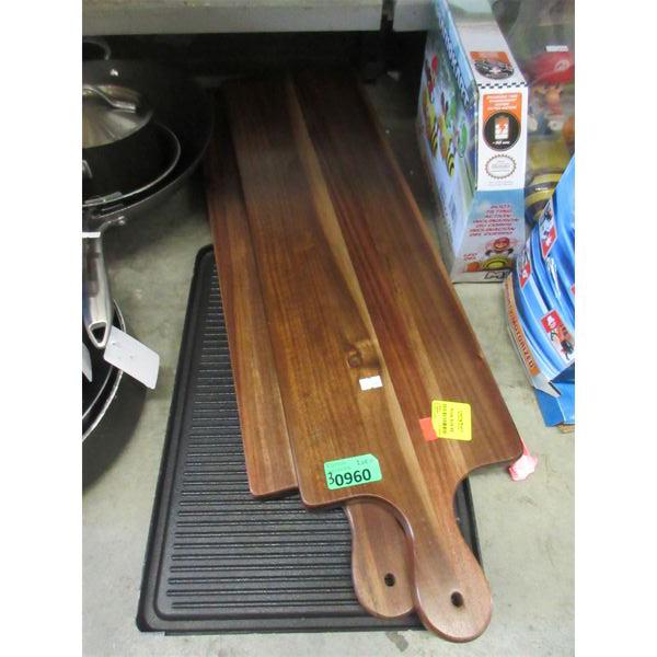 2 Long Wood Charcuterie Boards & 1 Grill Pan