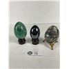 Image 2 : Vintage Stone and Abalone Eggs on Stands