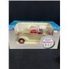 Image 2 : 1938 Chevrolet Die Cast Car, Unopened Box and Small Display Case with 6 Cars ( Unopened)