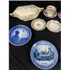 Image 2 : Nice Collectible Lot of Old Teacups, Serving Bowls etc