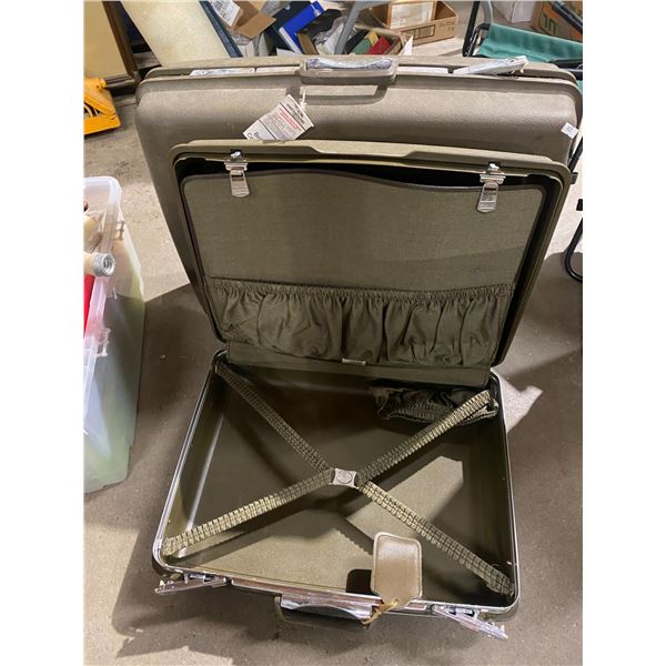 Vintage samsonite hard case suitcases
