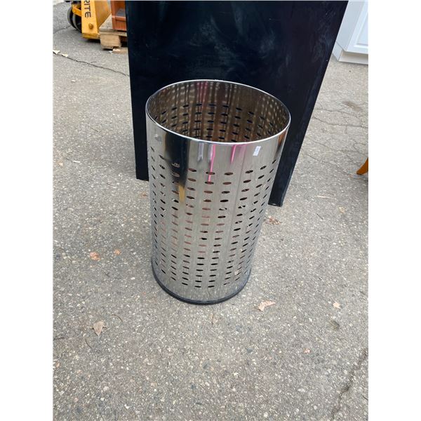 Laundry basket