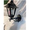 Image 2 : Outdoor light fixture