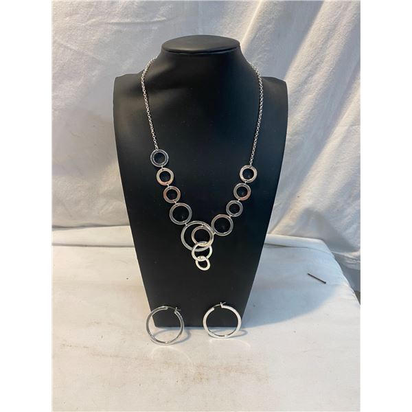 Necklace and earring set