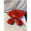Image 2 : Bakeware large has chip see picture
