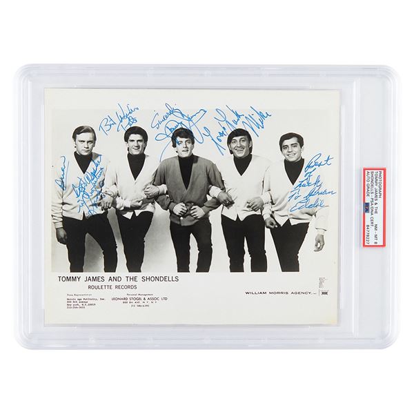 Tommy James and the Shondells Signed Photograph - PSA NM-MT 8