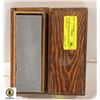 Image 1 : ANTIQUE SHARPENING STONE IN WOOD CASE