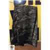 Image 1 : NEW CAMO CARGO PANTS W40X L32