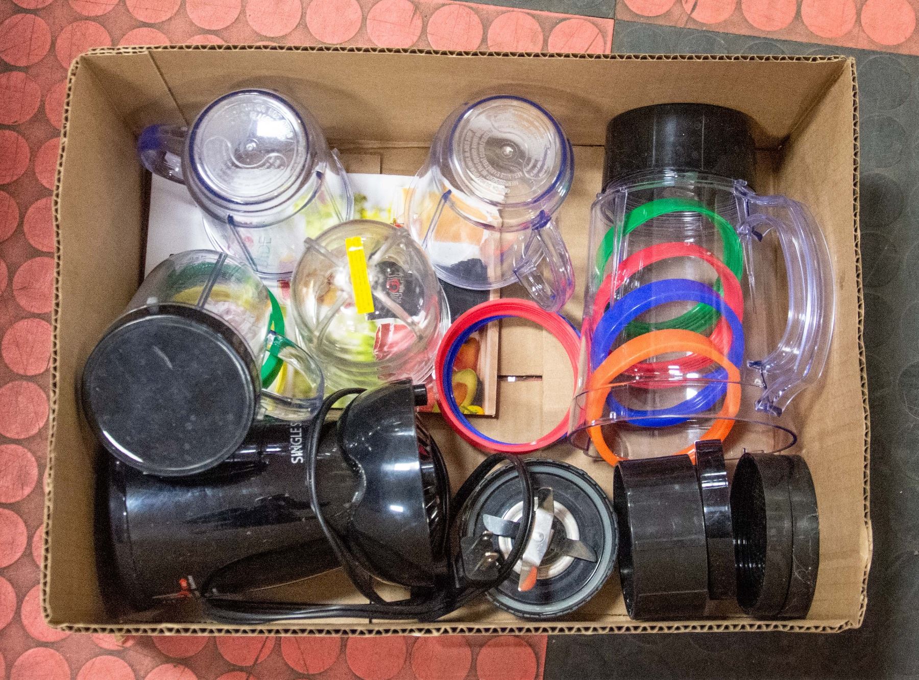 MAGIC BULLET BASE WITH 4 MUGS AND SEVERAL