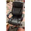 Image 1 : FULL SIZE BLACK LEATHER HIGH BACK ROLLING