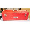 Image 1 : VINTAGE FLAT TOP METAL TOOLBOX 26 INCH