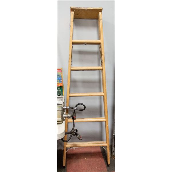 6FT WOOD LADDER