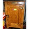 Image 1 : ICE BOX CHEST, WHITE CLAD ST, LOUIS,MO' U.S.A. ICE