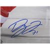 Image 3 : DANIEL LARKIN SIGNED DETROIT RED WINGS FRAMED PHOTO