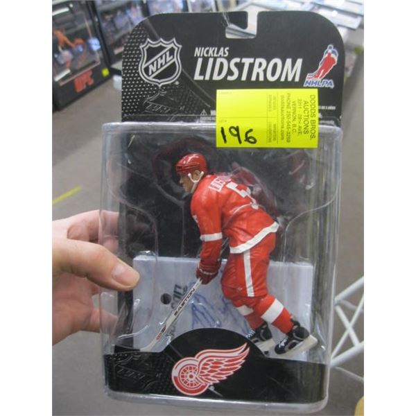 NICKLAS LIDSTROM NHL SIGNED FIGURINE - DETROIT RED WINGS