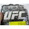 Image 2 : PAIR OF UFC FIGHT GLOVES - SIGNED BY MAYNARD - SZ L