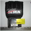 Image 1 : JORGE MAEDIVAL SIGNED UFC GLOVE