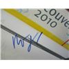 Image 3 : ROBERTO LUONGO 2010 TEAM CANADA MENS WINTER OLYMPICS SIGNED FLAG WAVING PHOTO
