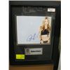 Image 1 : KALEY CUOCO SIGNED FRAMED 8X10 PHOTO