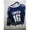 Image 2 : TREVOR LINDEN SIGNED VANCOUVER CANUCKS JERSEY - SZ L