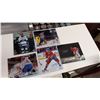 Image 1 : 5 SIGNED PHOTOS
