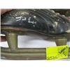 Image 2 : COLLECTABLE OLD PAIR OF SKATES