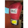 Image 1 : ROBERTO DURAN/JOSE TORRES SIGNED BOXING GLOVE