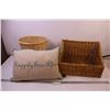 Image 1 : (2) Baskets and a Decor Pillow