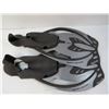 Image 3 : (2) Pair of Body Glove Flippers - (3) Snorkels