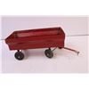 Image 7 : Vintage Toy Tractor and Grain Wagon