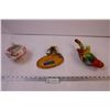 Image 1 : Pocket Vase Parrot, Novelty Mosquito Trap, And Resin Bird Decor Item