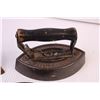 Image 4 : (4) Antique Irons