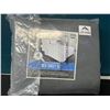 Image 1 : Lot of 1 4pc King Size Sheet Set - Grey