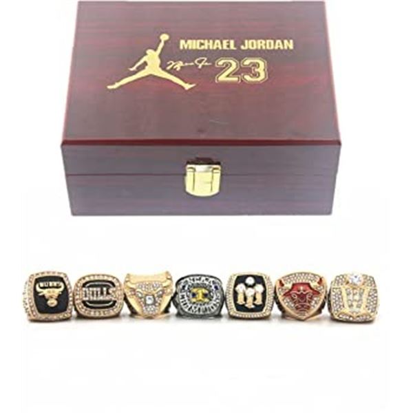 Lot of Chicago Bulls Championship Michael/Jordan Replica Rings w/ Hard Case - 7PCS - Size 11