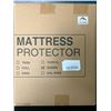 Image 1 : Lot of 1 Queen Size Mattress Protector