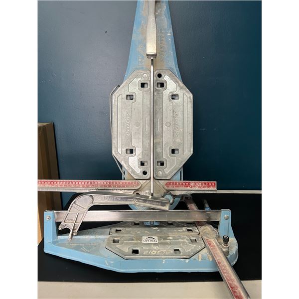 Lot of 2 Tile/Floor Cutting Tools (*Used)