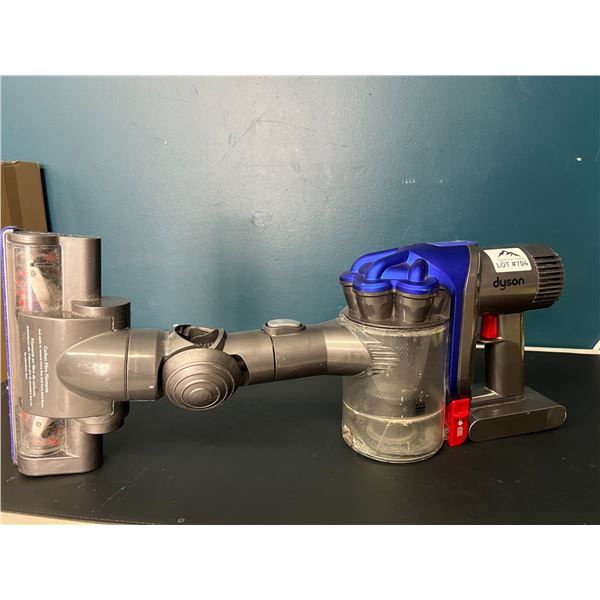 Lot of 1 Dyson Vacuum w/ Battery (*Used)