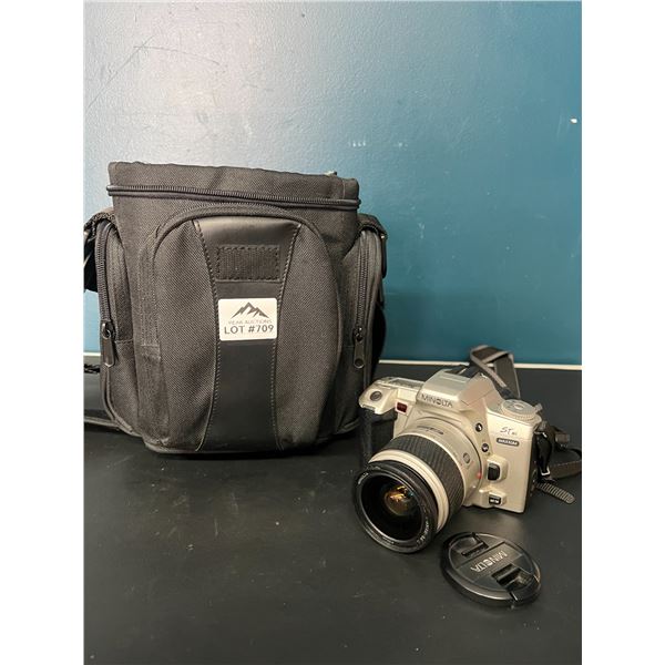 Lot of 1 Minolta Maxxum STsi SLR Camera w/ Bag (*Used)