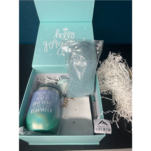 Lot of 1 Assorted Gift Box Set